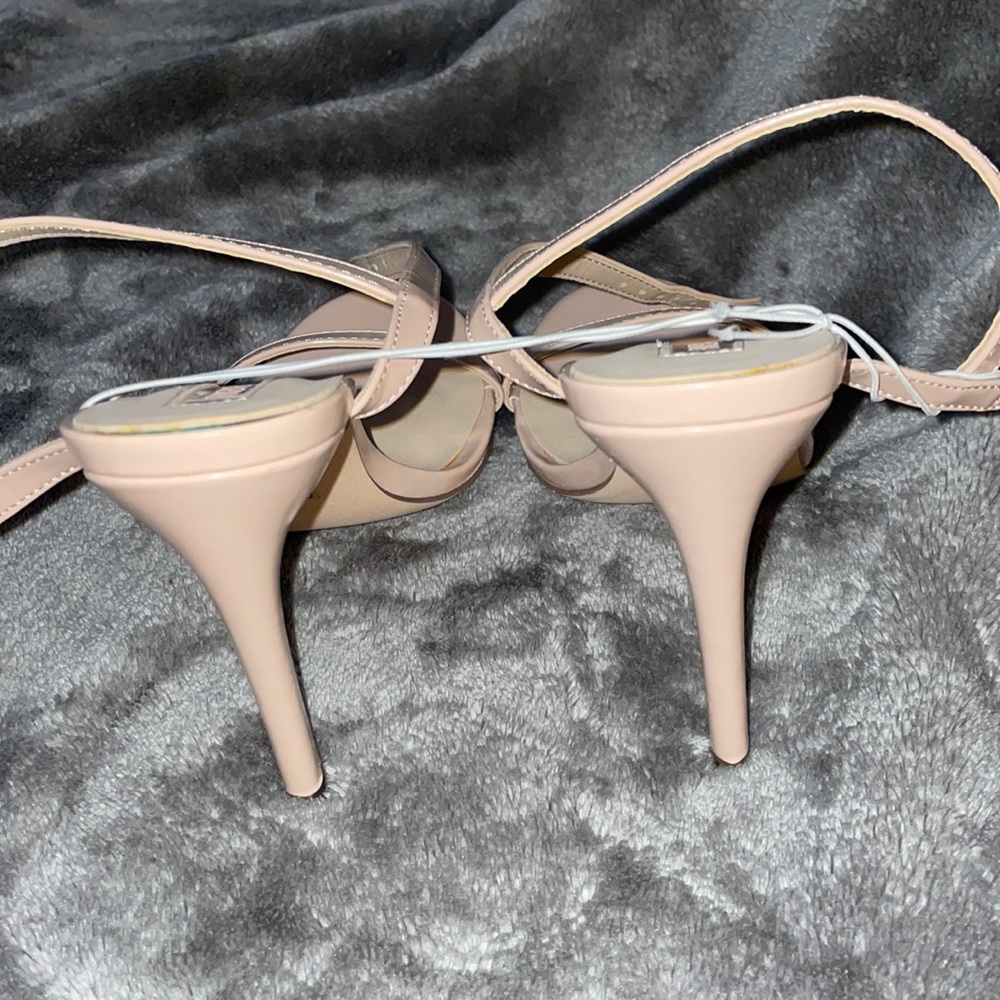 Heels - Picture 3 of 4